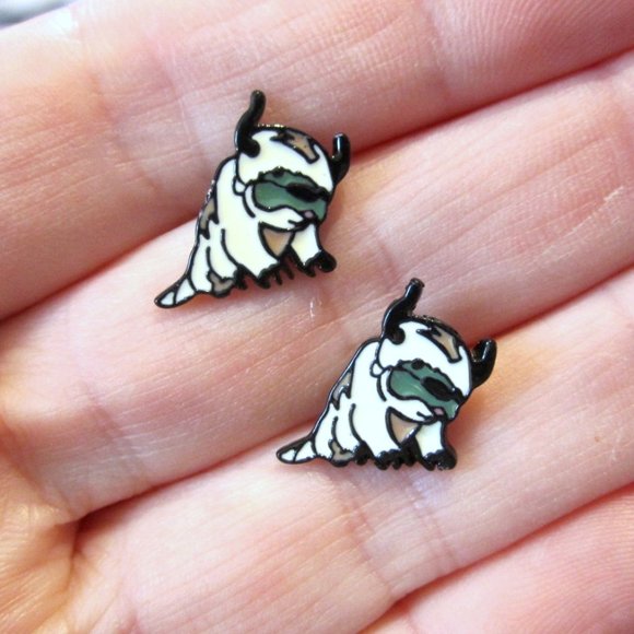 Appa Earrings Bison~Hypoallergenic - Picture 4 of 4